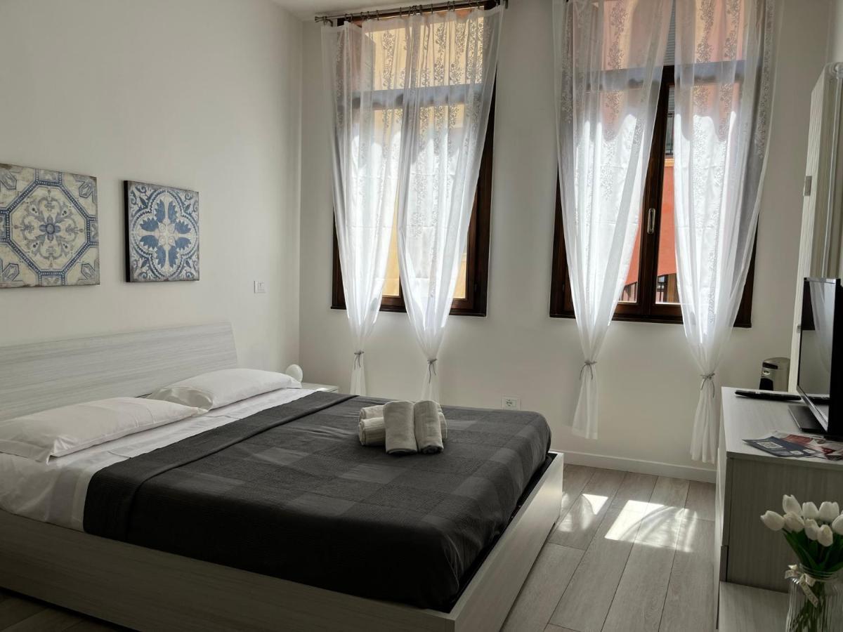 Appartamento Ai Portici Di Via Savonarola Padua Buitenkant foto